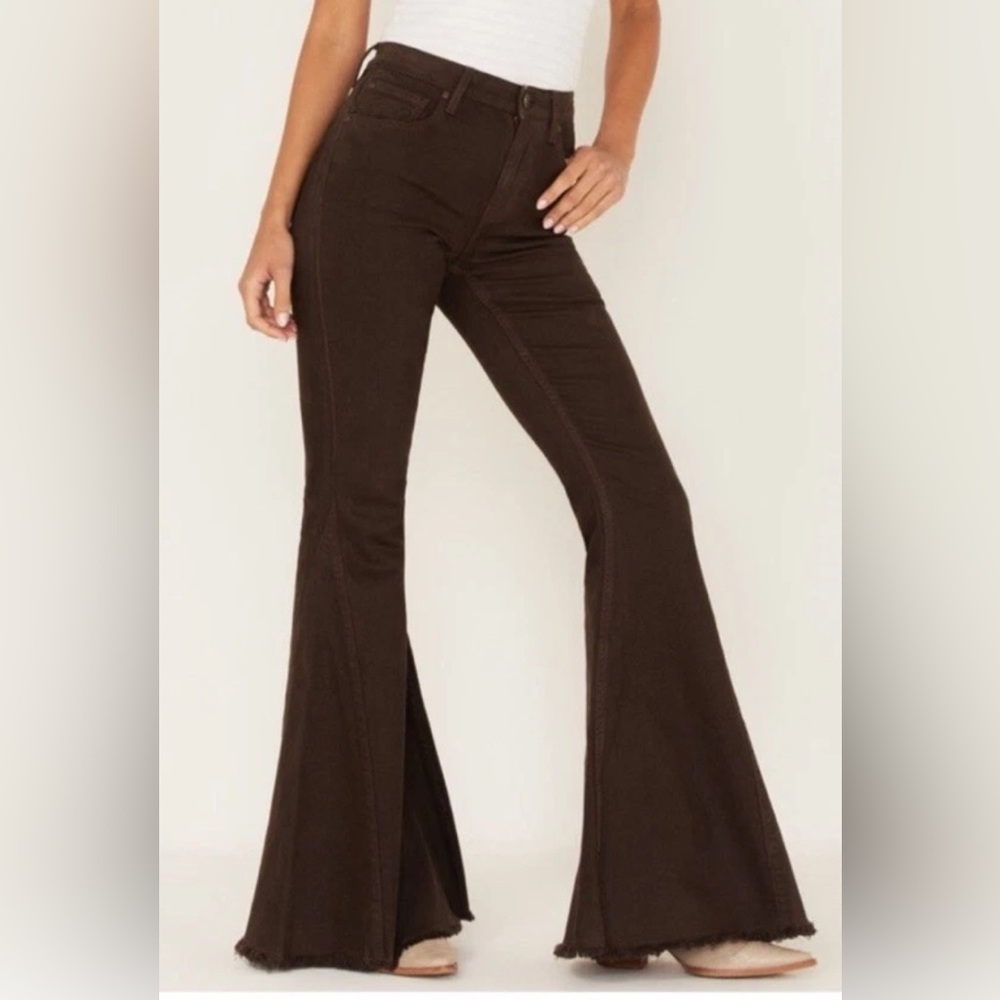 Shyanne Women's High Rise Tulip Hem Super Flare Brown Jeans Light Wash Sz 29 NWT
